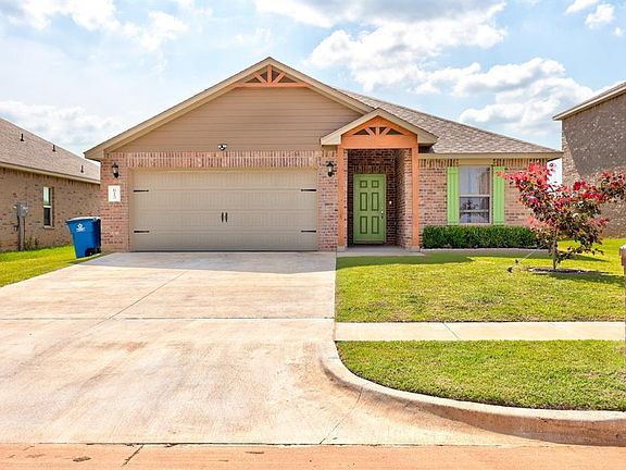 2nd image of 613 Saint James Pl