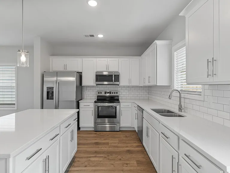 165 Harvard Dr — Photo 12