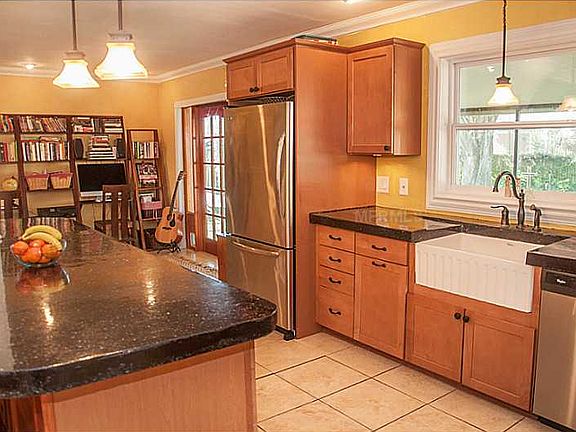 4th image of 6030 Tanglewood Dr NE