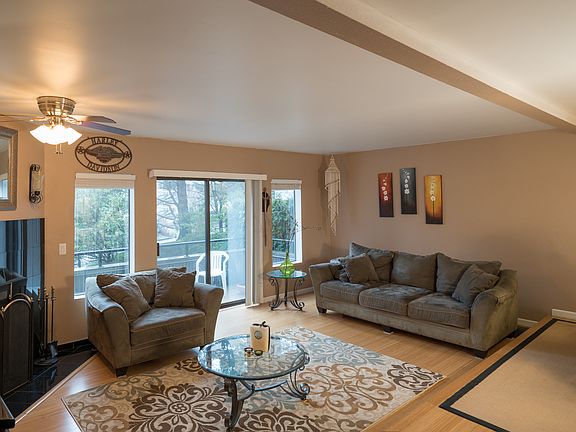 4th image of 9828 NE 137th St #9