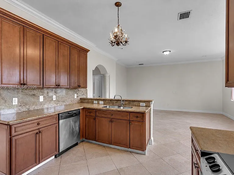 18031 NW 87th Ct — Photo 9