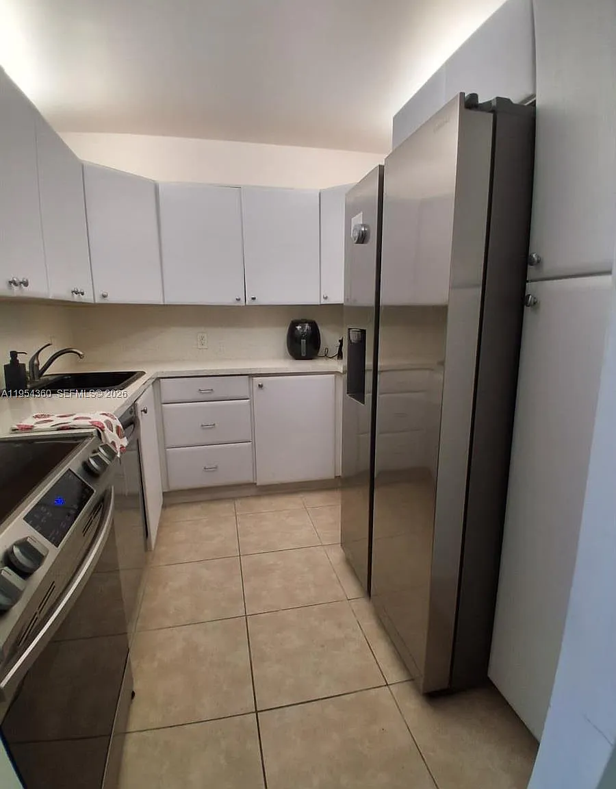 2 bed, 1050 sqft, $2,650 — Photo 4
