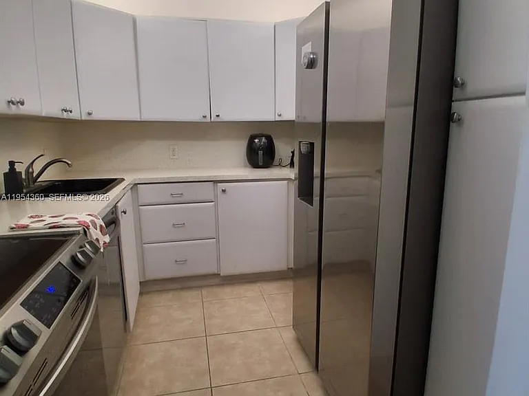 3625 N Country Club Dr — Photo 4