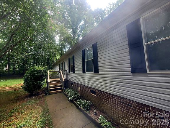 2nd image of 121 Sylvan Dr