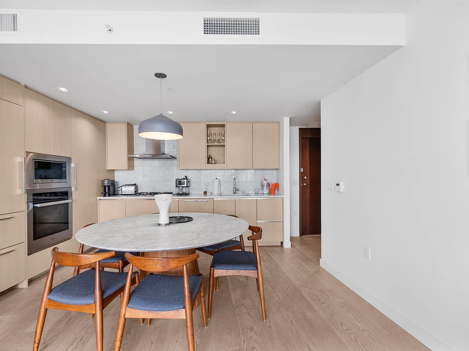 1 bed, 615 sqft, $3,600 — Photo 4