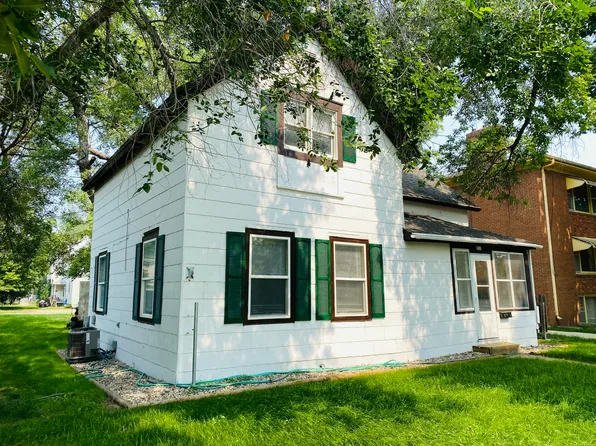 211 9th Ave SE, Aberdeen, SD 57401