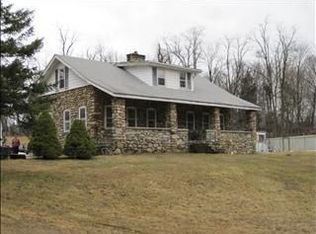 27 Spring Rd, Poughkeepsie, NY 12601