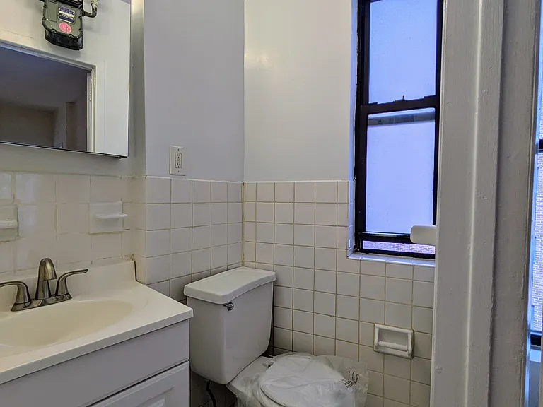 506 E 82nd St #17 — Photo 7