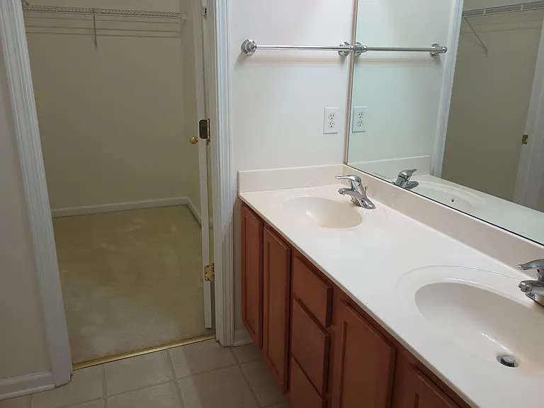 421 Madison Ave — Photo 20