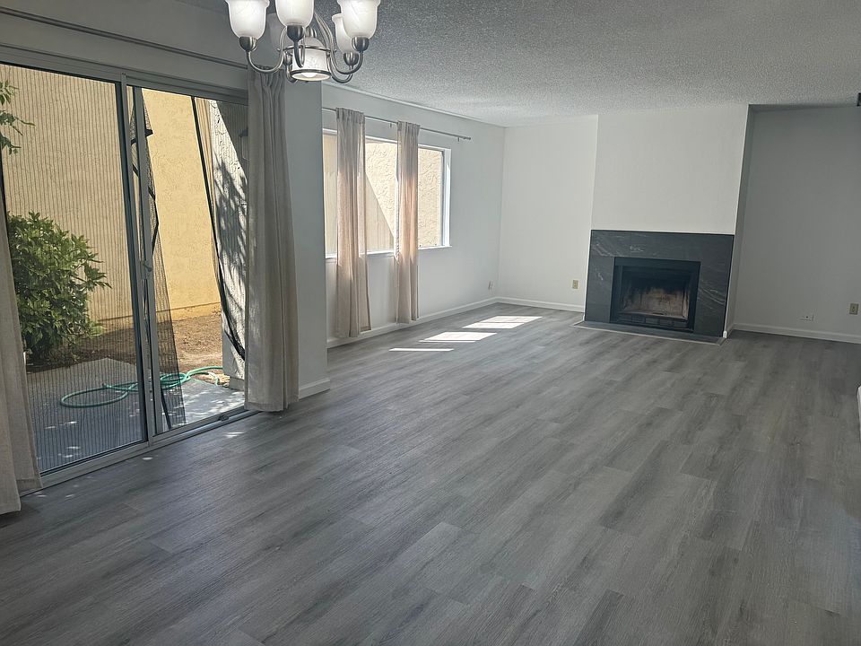 1st image of 913 El Camino Ave