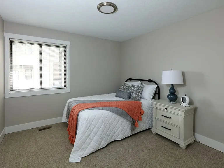 Oak Tree Apartments — Photo 23