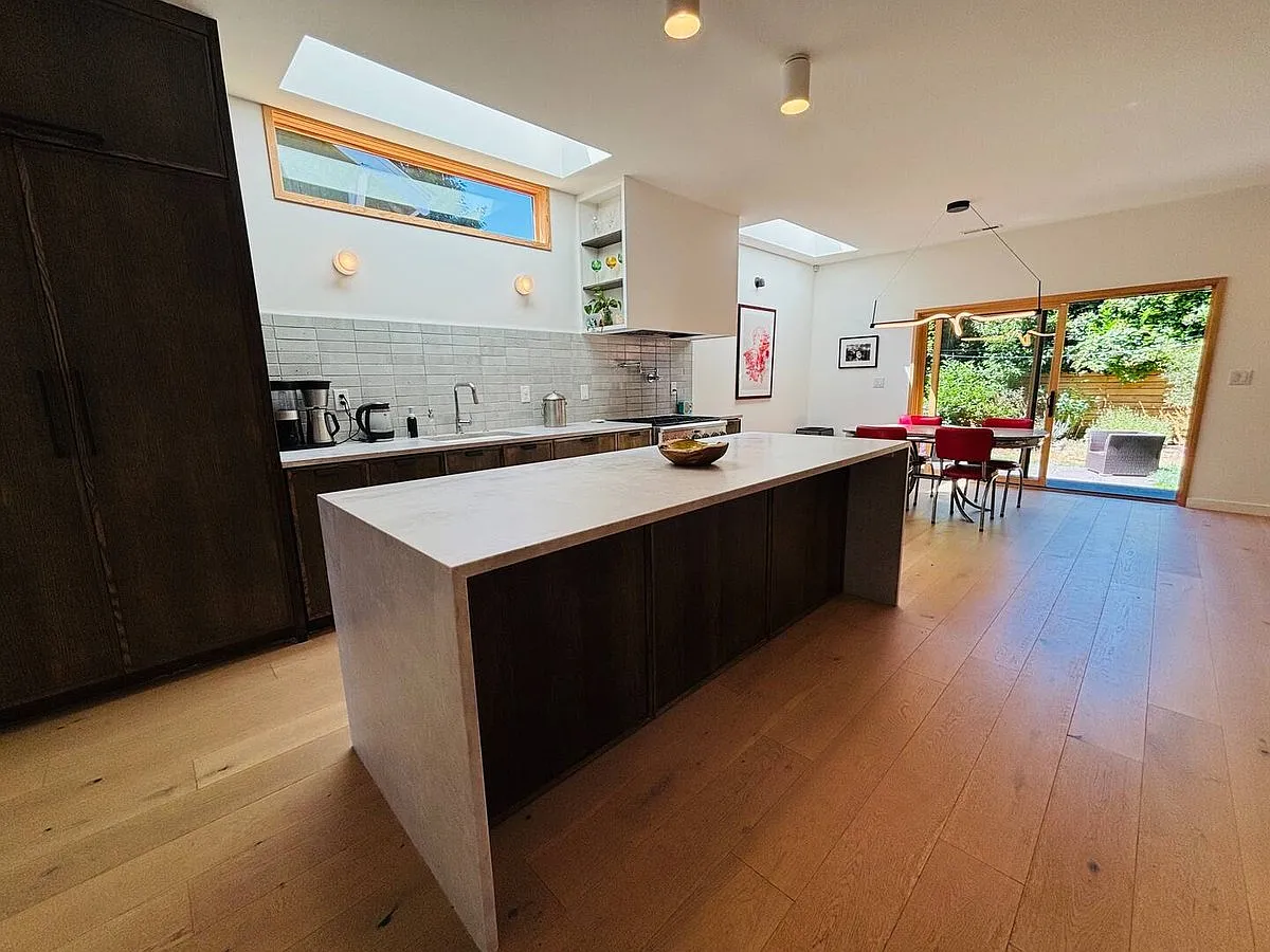 4 bed, 2168 sqft, $5,300 — Photo 3