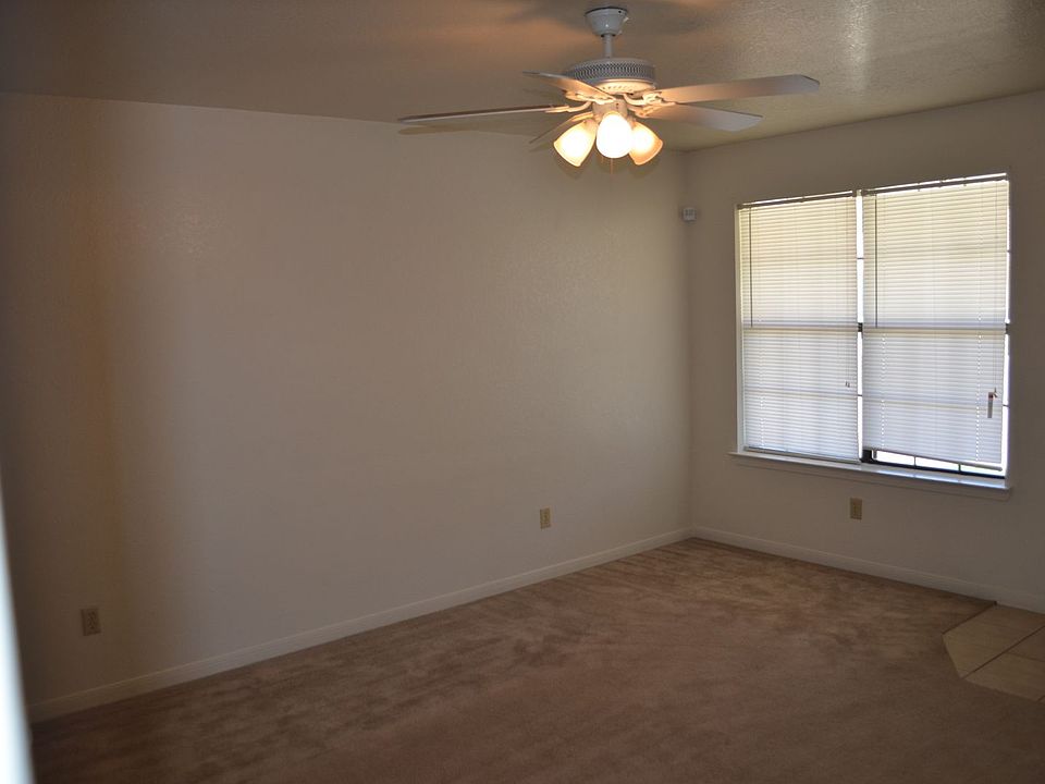 1st image of 909 Crymes Ln #2B-2BA-1000SQFT