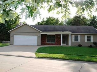 1360 38th Street Pl, Marion, IA 52302