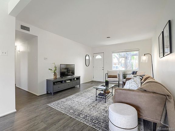 5th image of 861 Racine Street
