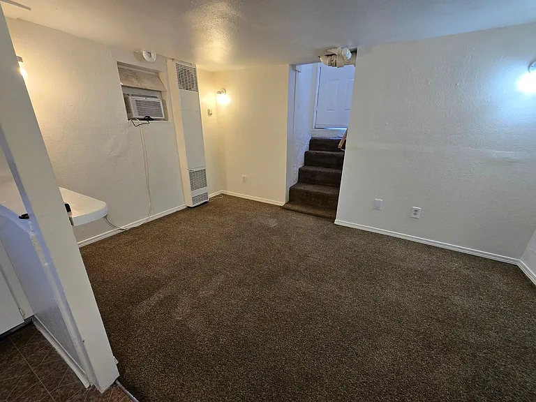 418 Field St — Photo 2
