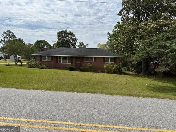 1294 Edwin St, Soperton, GA 30457