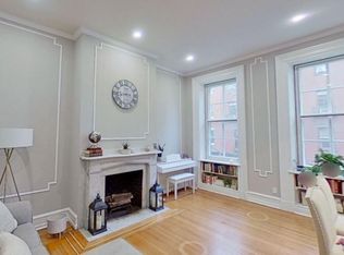 1806 Spruce St APT 2F, Philadelphia, PA 19103