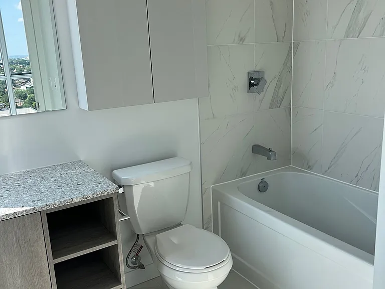 31 Tippett Rd #1402 — Photo 6