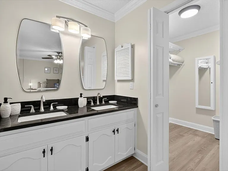3520 Clifden Dr — Photo 14