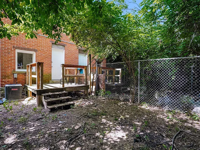950 McAllister Ave — Photo 15