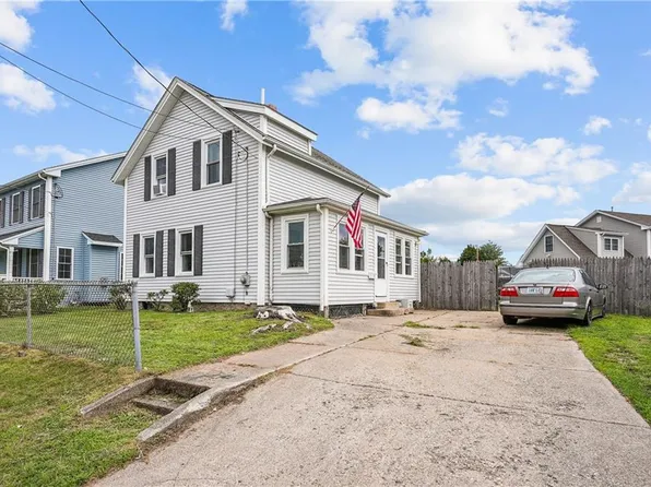 393 Kenyon Ave, Pawtucket, RI 02861