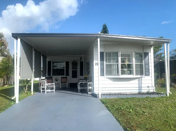 19 Galeria Way, Port St Lucie, FL 34952