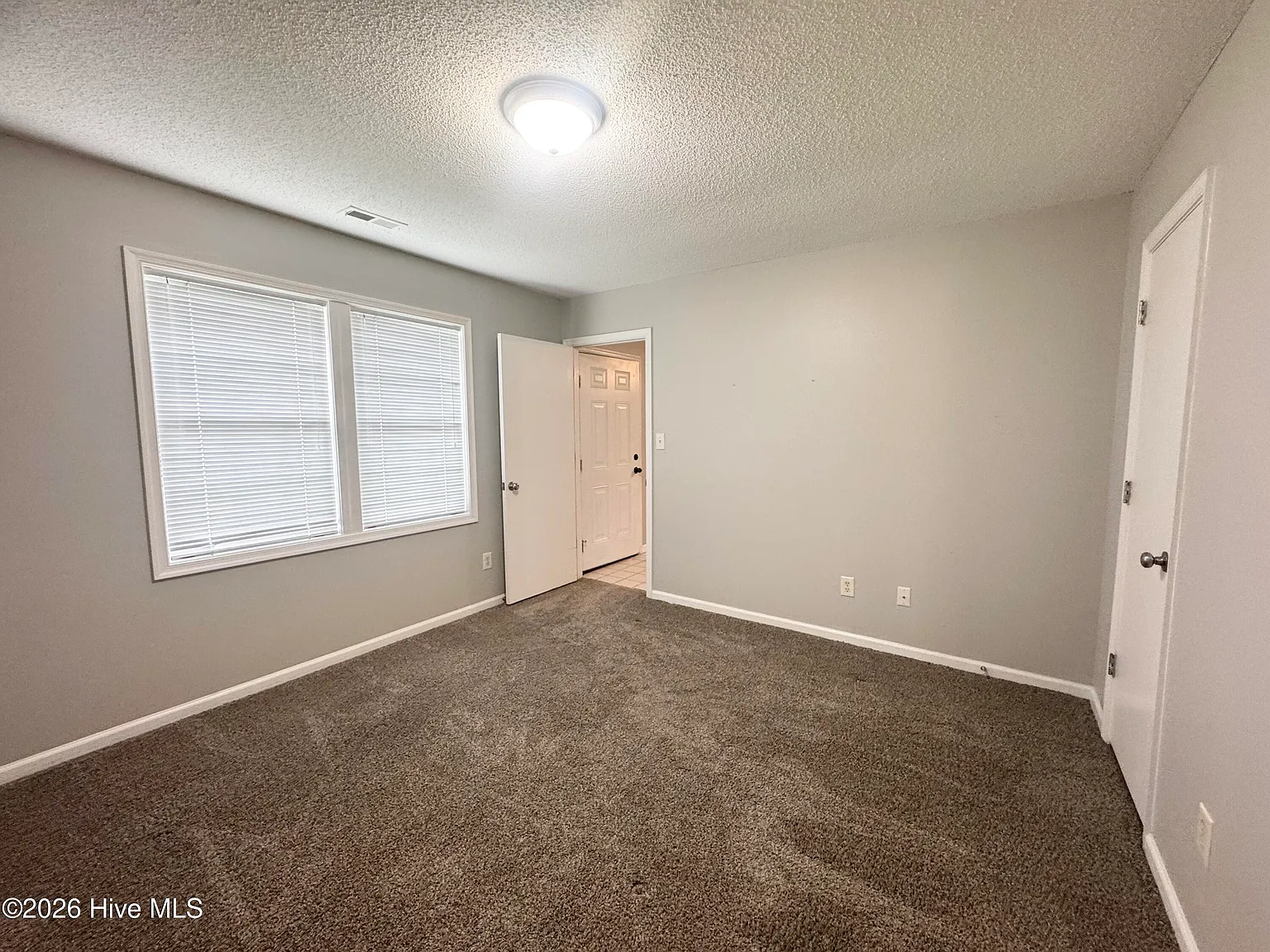 3 bed, 2.0 bath, $1,817 — Photo 2