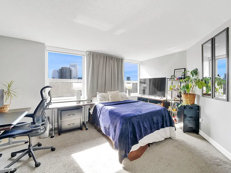 545 N Dearborn St #2510 — Photo 10