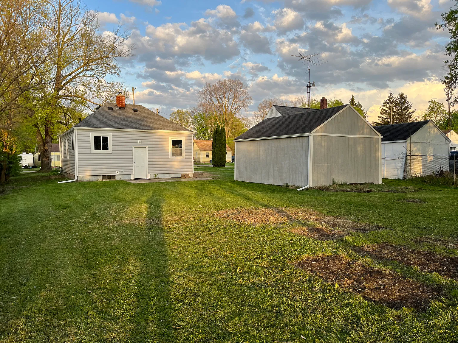 2 Bedroom, Clean, Nice — Photo 2