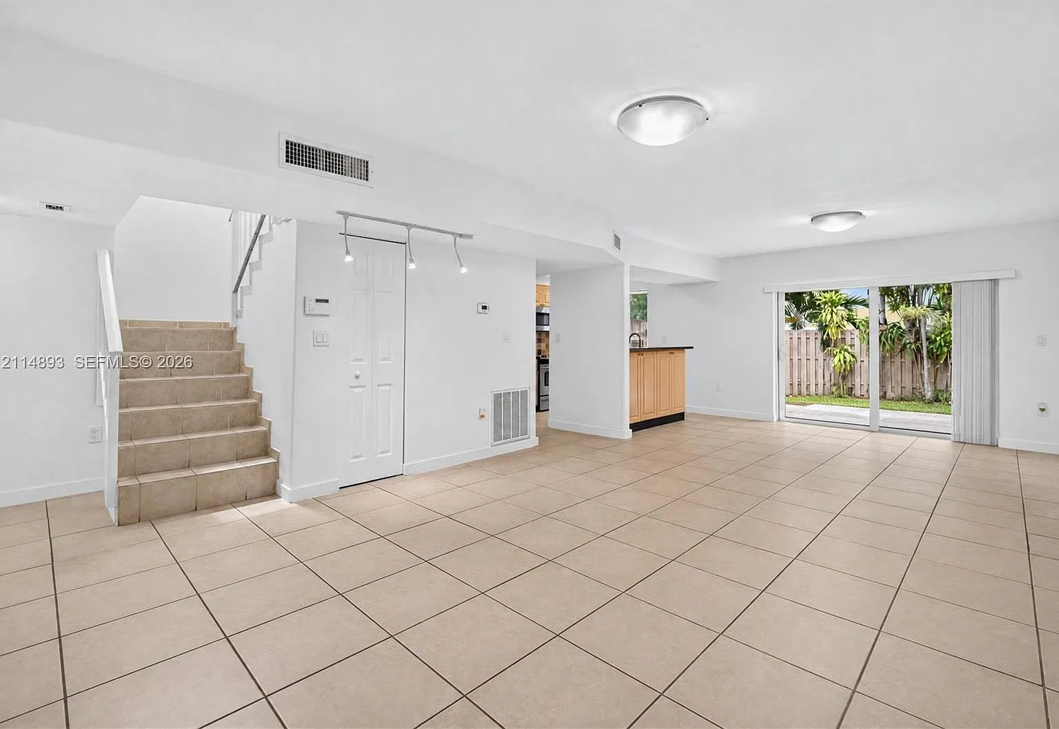 Midway Gardens Apt Condo — Photo 2