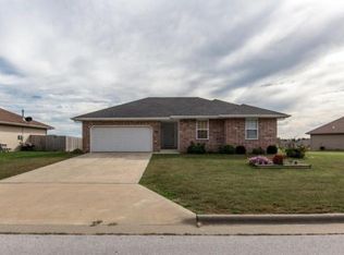 1004 E Melton Rd, Ozark, MO 65721