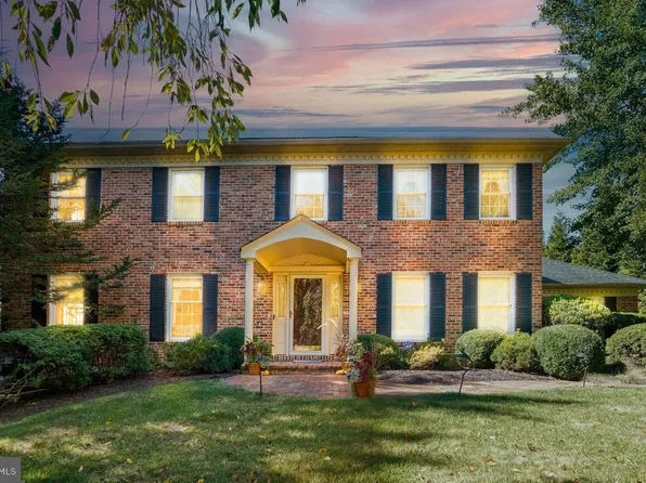 27 Raphael Rd, Hockessin, DE 19707