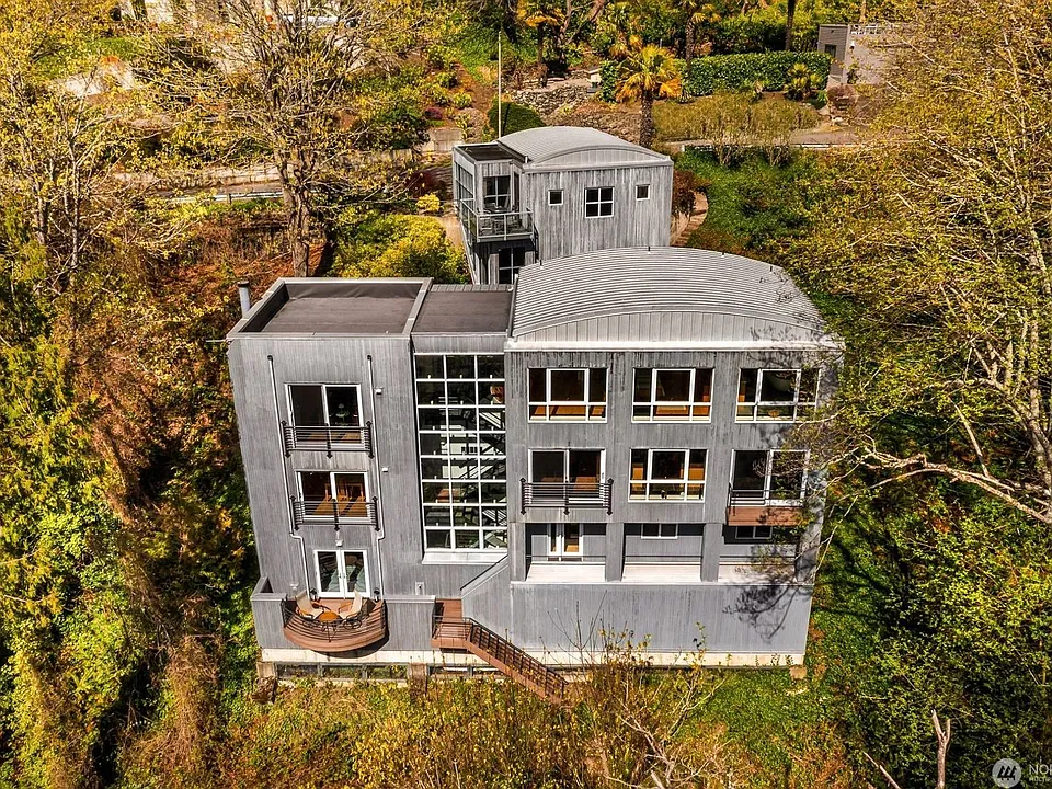 10405 47th Ave SW