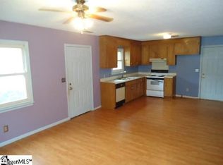 214 Snow St, Greer, SC 29651