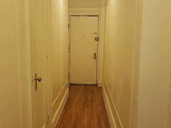 3rd image of 354 E 21st St
