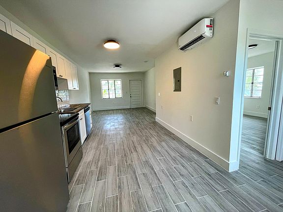 4th image of 455 NE 62nd St #1