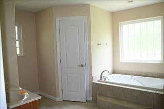 4th image of 55 Crossbow Dr