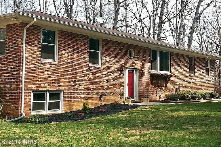 1st image of 320 Longwood Dr