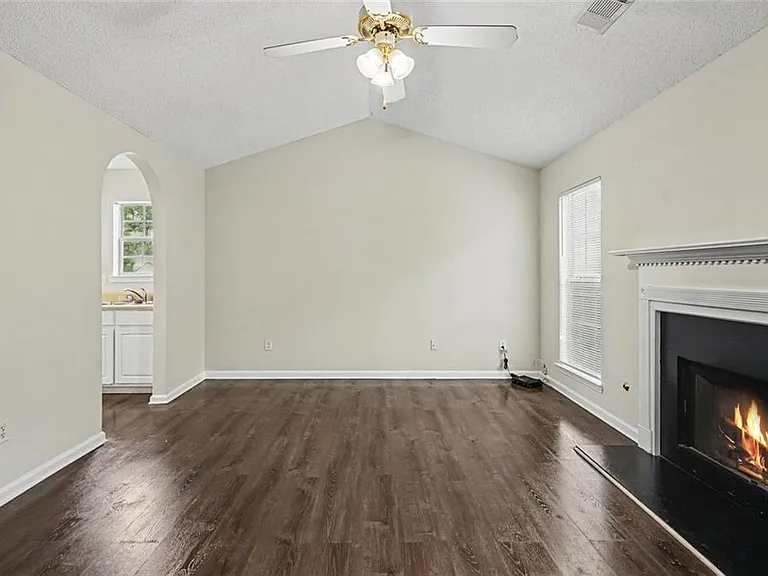 4824 Buchli Ln — Photo 3