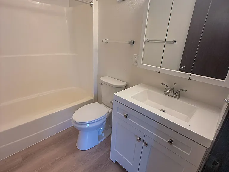 112 SW 21st St #1 — Photo 4