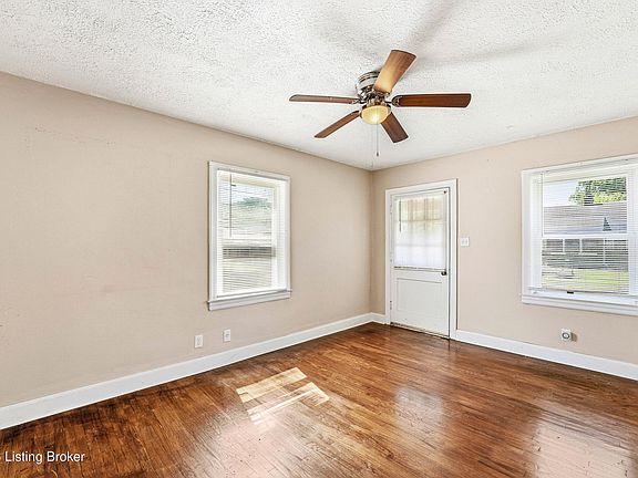 3rd image of 2519 Standard Ave