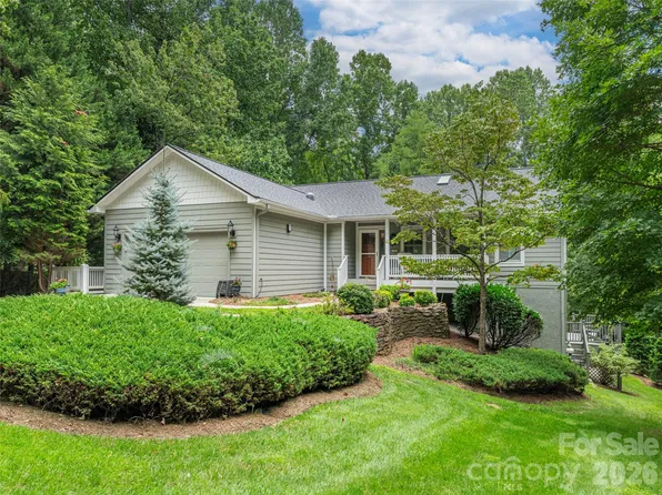 130 Olds Trl, Laurel Park, NC 28739