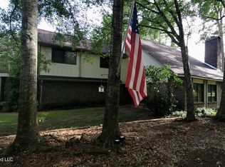 415 Saint Augustine Dr, Madison, MS 39110