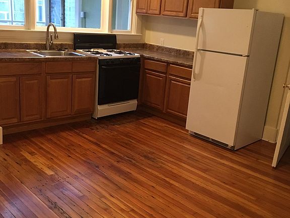 4th image of 408 W Chelten Ave APT 3