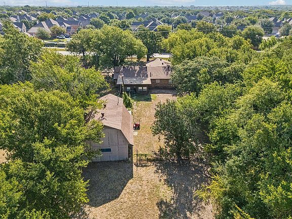 4th image of 1208 Whitley Rd
