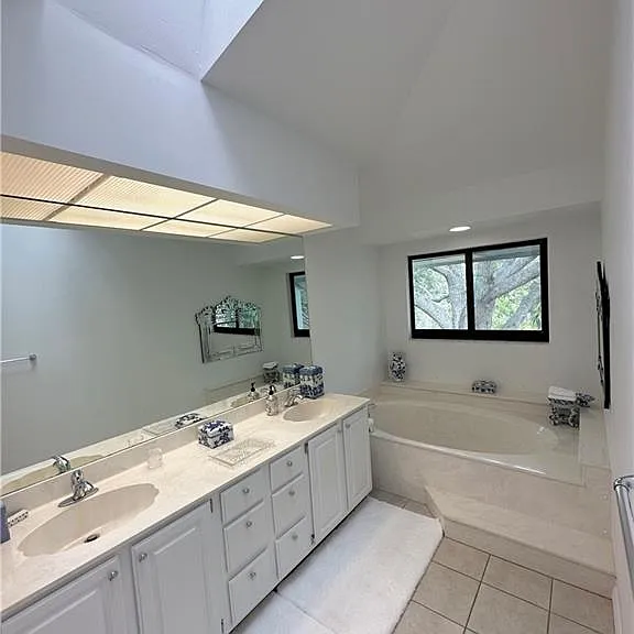 27121 Oakwood Lake Dr — Photo 14