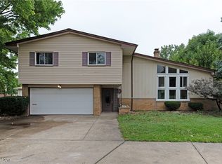 2501 E Pleasant Valley Rd, Seven Hills, OH 44131