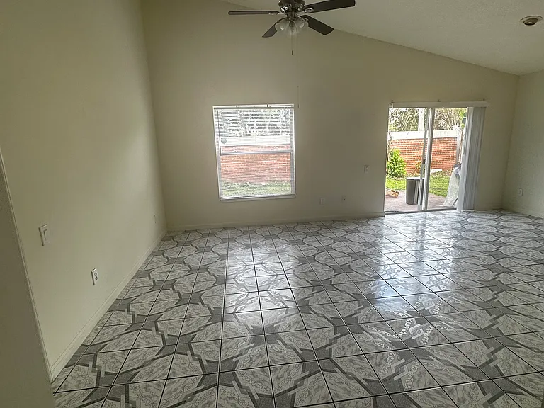 3107 Cranes Cove Loop — Photo 8