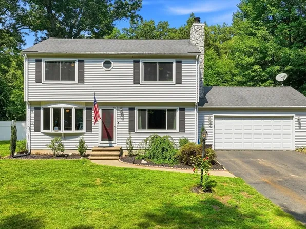 78 Branch St, Longmeadow, MA 01106